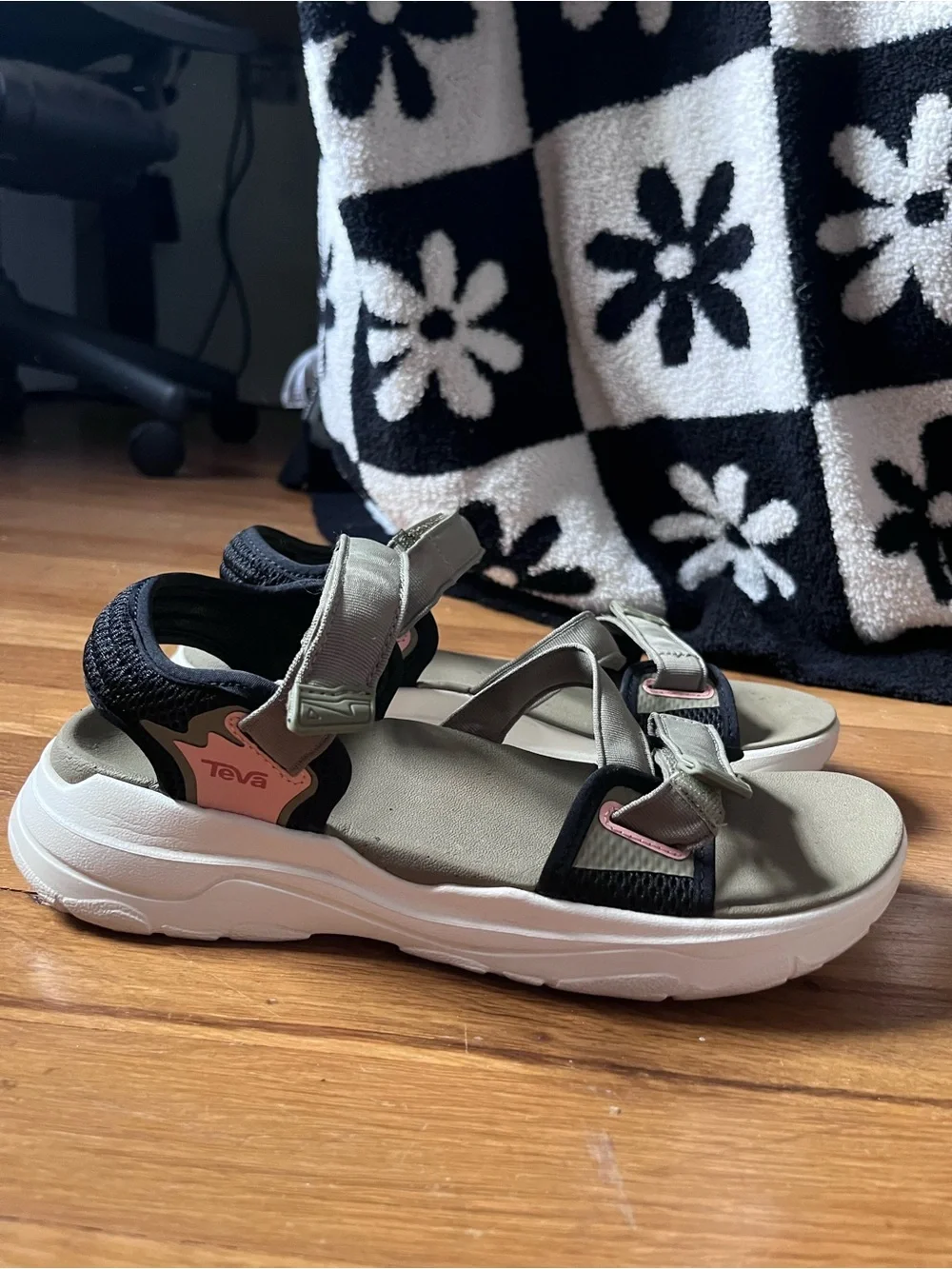 Teva zymic sandal
